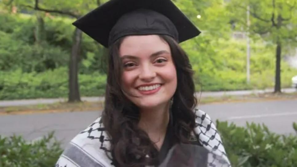 İsrail'in katlettiği Ayşenur  için Batı Şeria'da taziye çadırı kuruldu