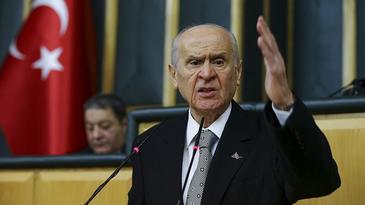 CHP Sözcüsü'nden Bahçeli'ye: Çürük arıyorsan aynaya bakacaksın