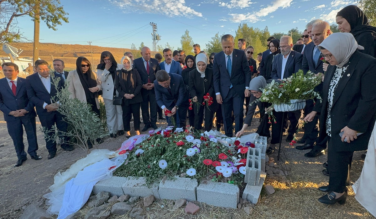 Üç bakan, Narin Güran’ın mezarını ziyaret etti