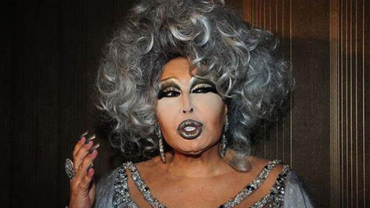 Bülent Ersoy dişlerine pırlanta taktıracak