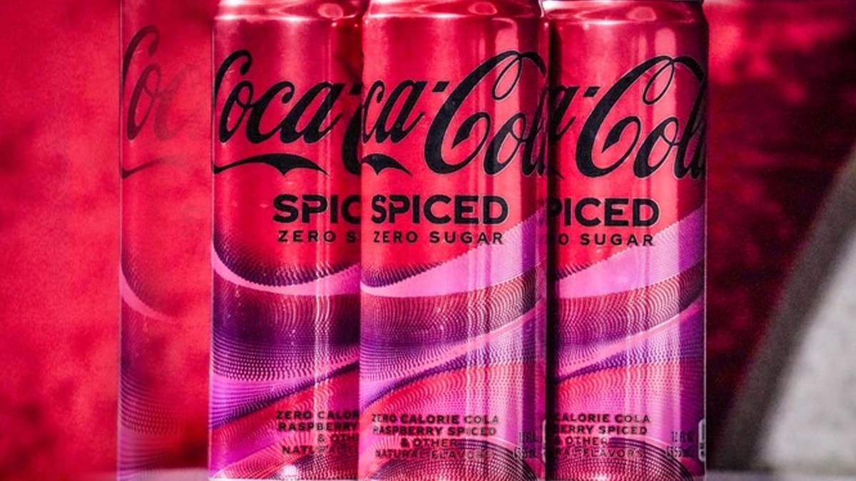Coca-Cola, en yeni 'kalıcı' aromasını mağaza raflarından çekiyor