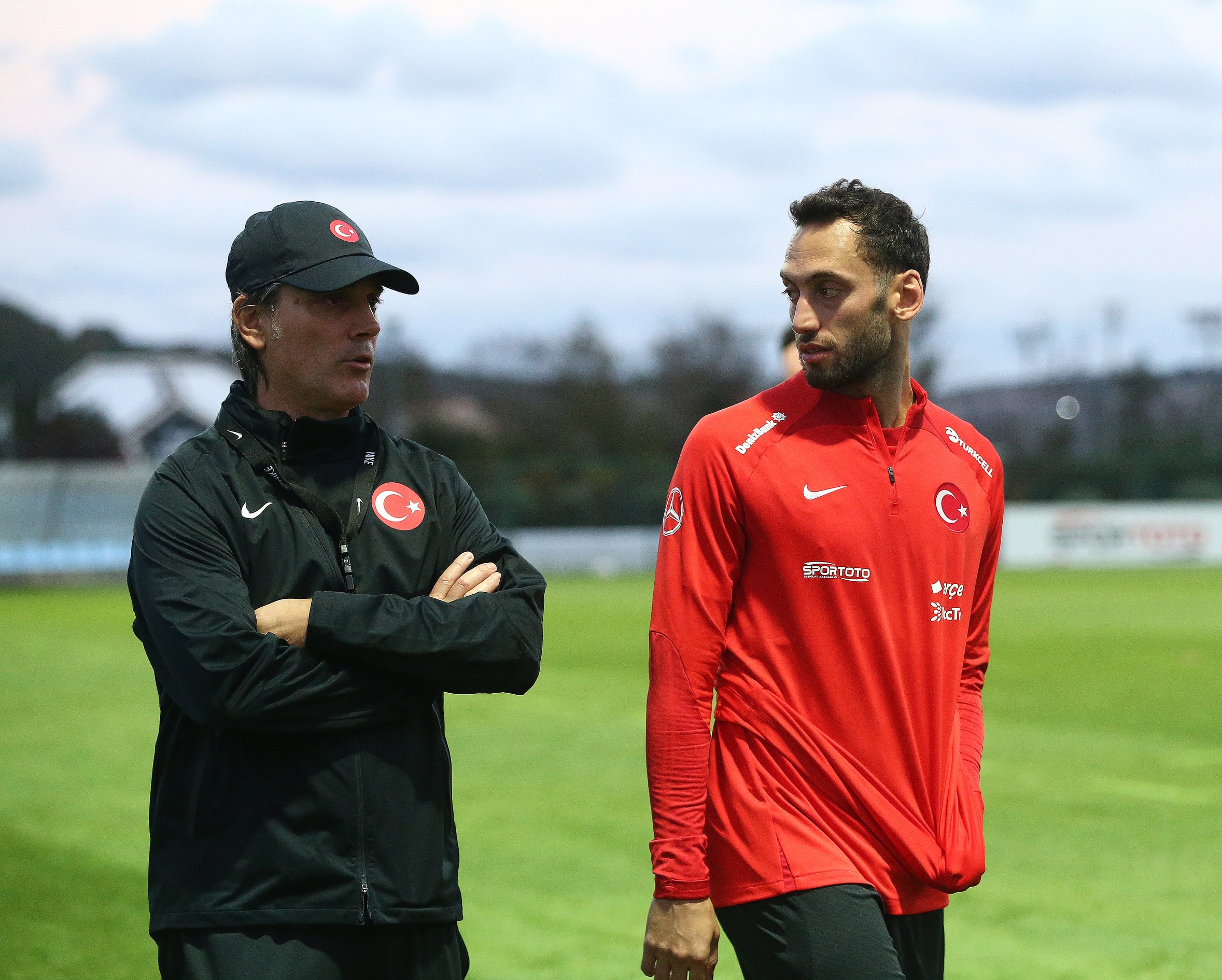 Vincenzo Montella Hakan Çalhanoğlu konusunda kararsız