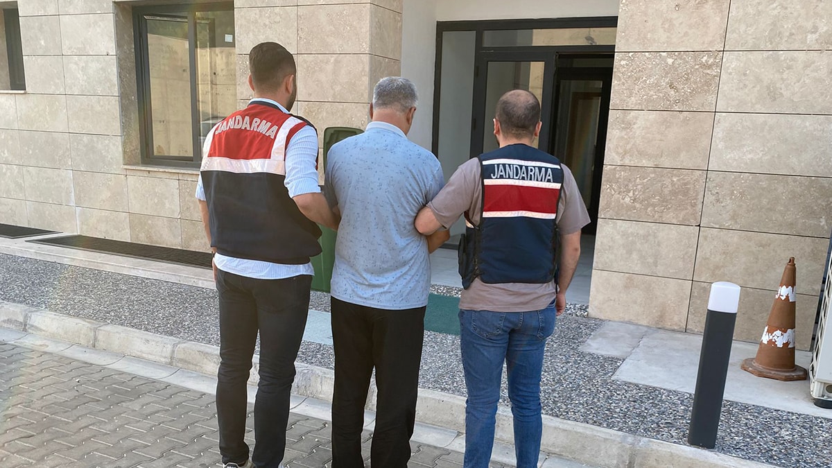 İzmir'de terör operasyonu: 6 kişi gözaltında