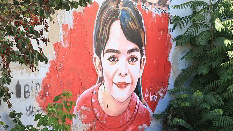 Narin Güran'ın portresi resmedildi