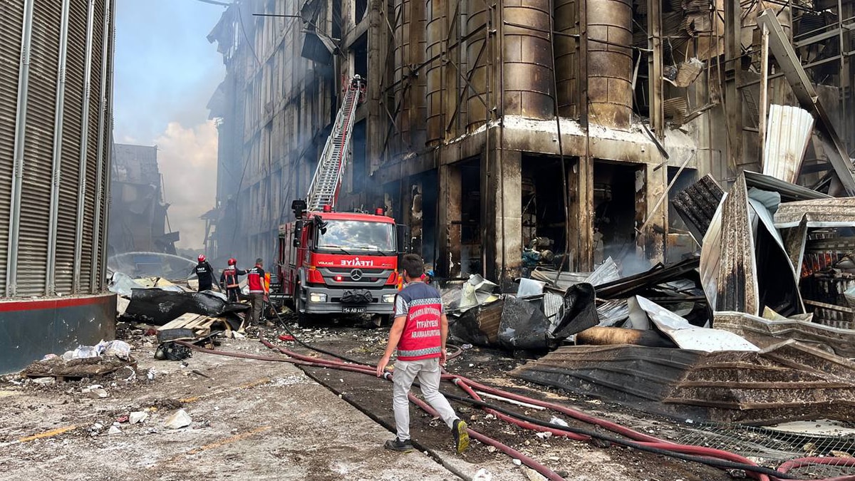 Sakarya'da fabrikada büyük patlama: 1 ölü, 30 yaralı