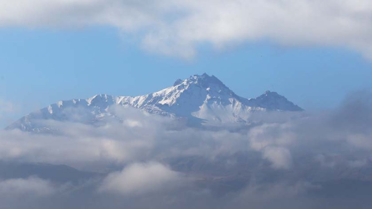 Erciyes'in zirvesinde görülen parıltının sırrı çözüldü