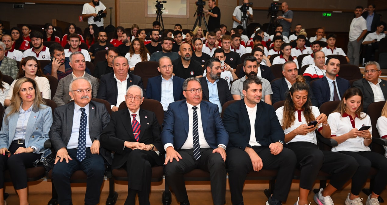 İBB Spor Kulübü'nün Fair Play Şeref Bayrağı göndere çekildi