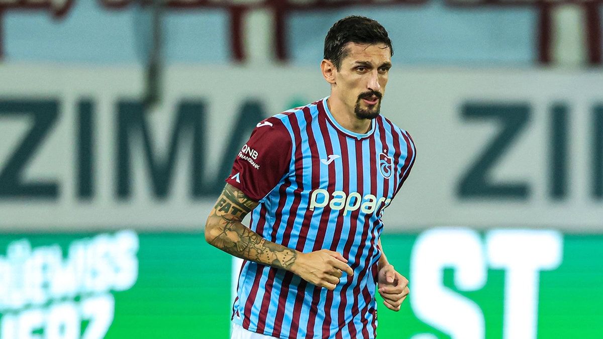 Trabzonspor'da Stefan Savic sakatlandı