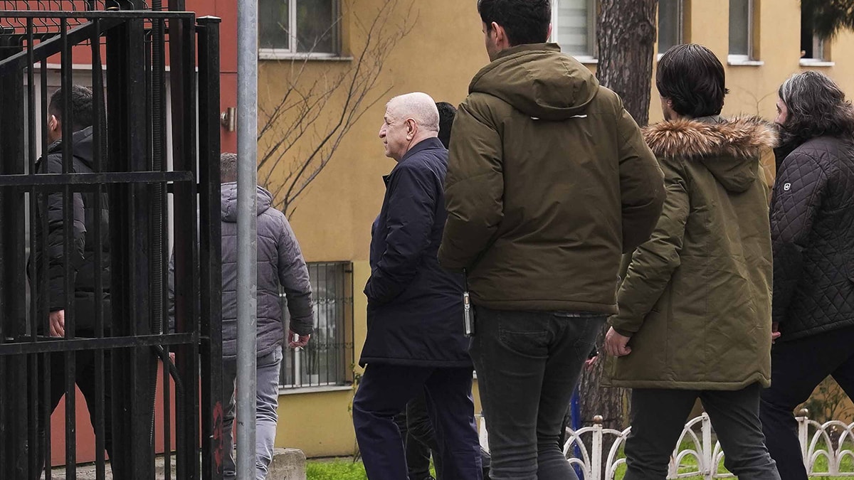 Zafer Partisi'nde endişeli bekleyiş: Özdağ adliyeye sevk edildi