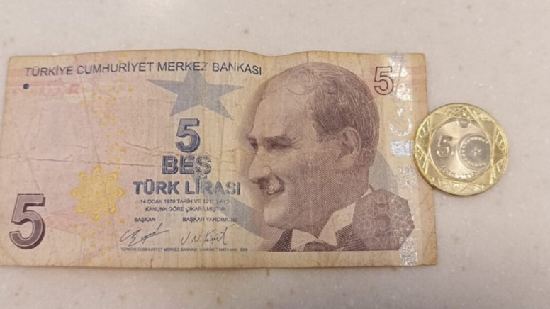 Esnafa moral vermek için '5 TL' bırakıyorlar