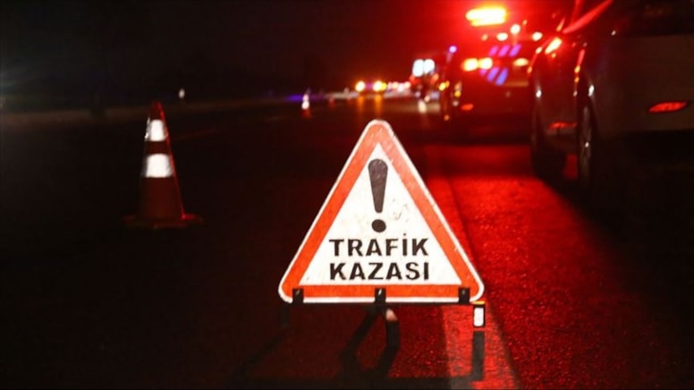 Mersin'de otomobil yayalara çarptı: 2 ölü
