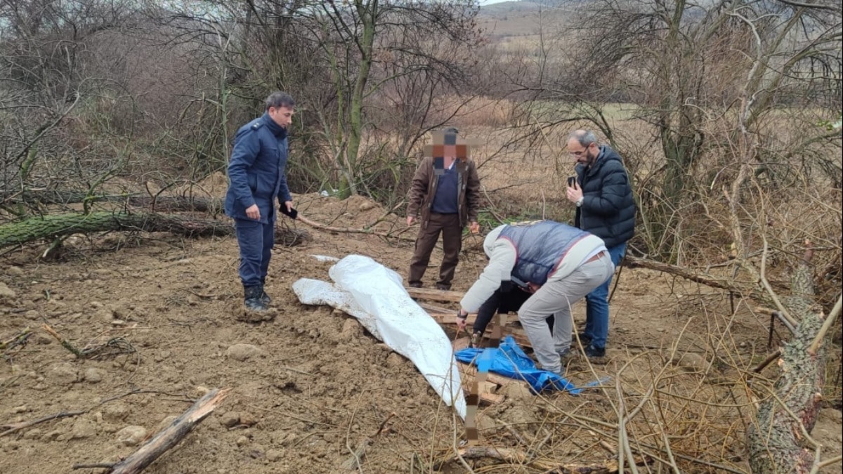 Traktörünü çukura gömdü, 'çalıntı' ihbarı yaptı! Kurnaz çiftçi fena yakalandı!