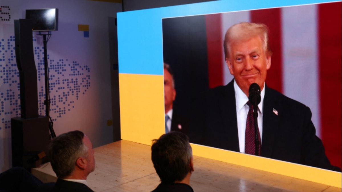 Davos'u Trump korkusu sardı, herkesin gözü cep telefonunda