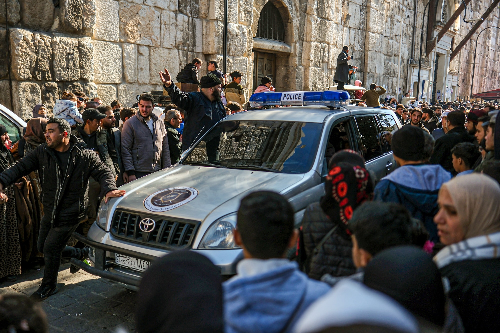 Emevi Camii'nde fenomenin ziyafeti can aldı! Ölü ve yaralılar var... - Resim : 2
