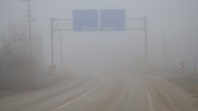 Çankırı-Ankara yolunda yoğun sis etkisi