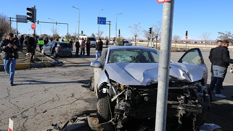 Muş'ta kaza: 6 kişi yaralandı