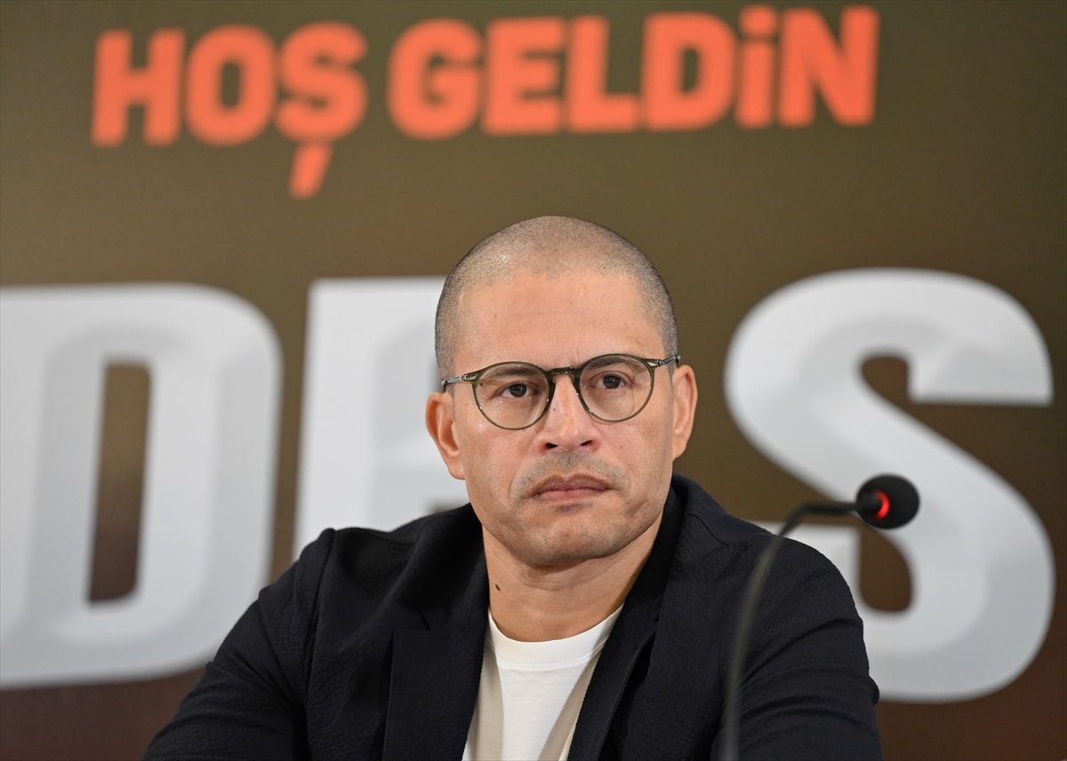 Alex de Souza'dan maaş tepkisi