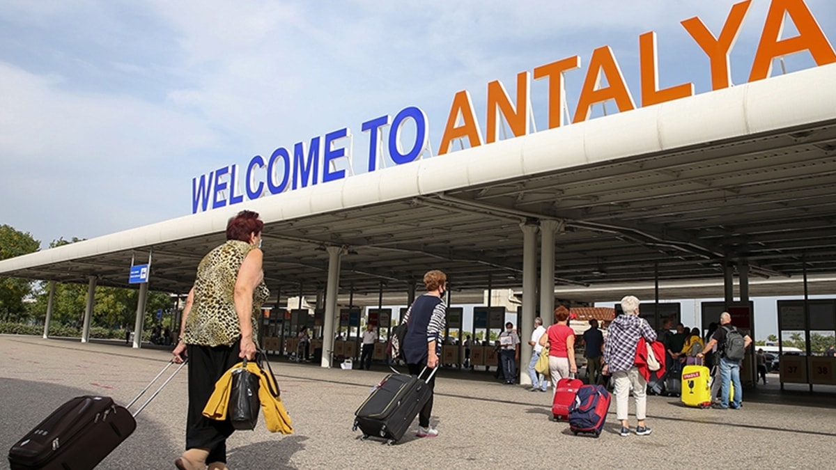Kültür ve Turizm Bakanı duyurdu: Antalya ilk kez o barajı aştı!