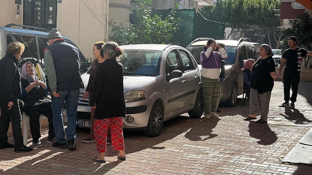 Evdeki saç spreyleri bomba gibi patladı: 'Komşularıma bir şey oldu mu?'