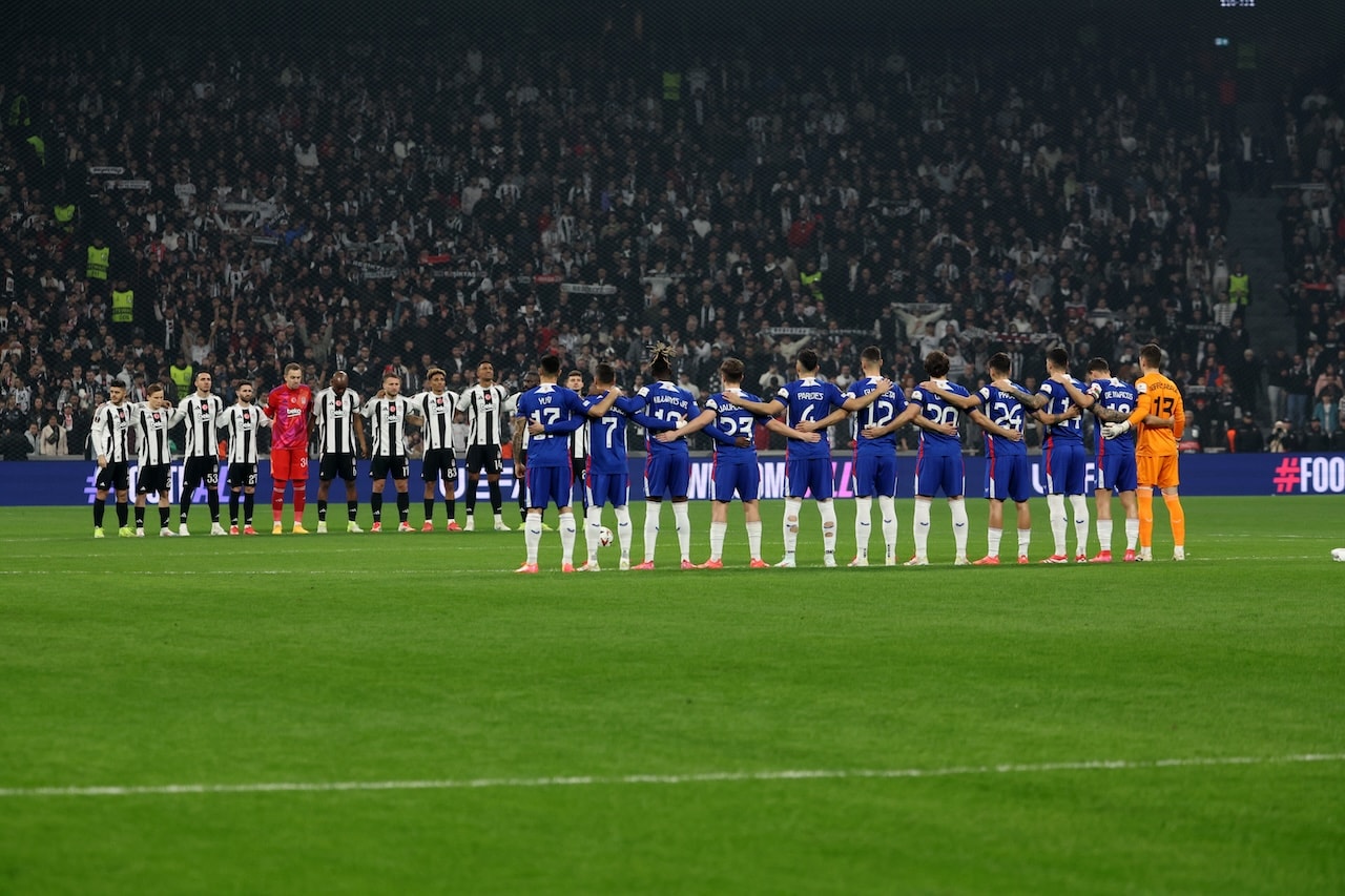 Beşiktaş-A. Bilbao öncesi saygı duruşu
