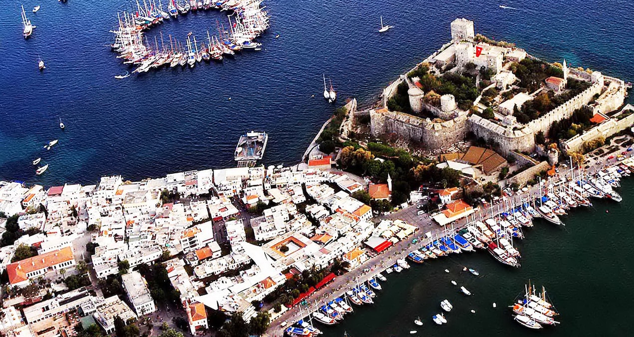 Turizm Cennetinde Yaşamak: Eğlence mi, İşkence mi?