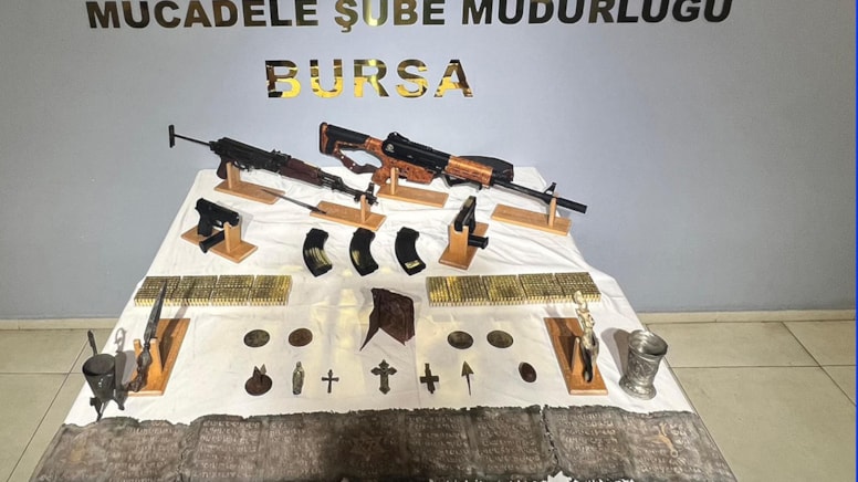 Bursa'da ruhsatsız silah ve tarihi eser kaçakçılığı operasyonunda 2 tutuklama