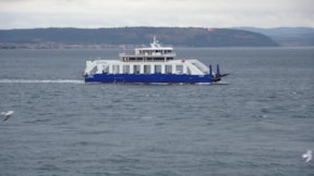 Gökçeada feribot seferlerini 'fırtına' vurdu!