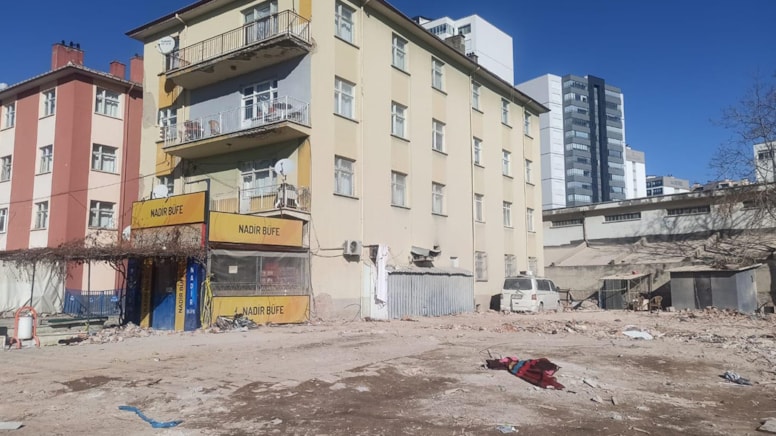 Konya'da çöken binadan kurtulanlar: Çaresiz kaldık