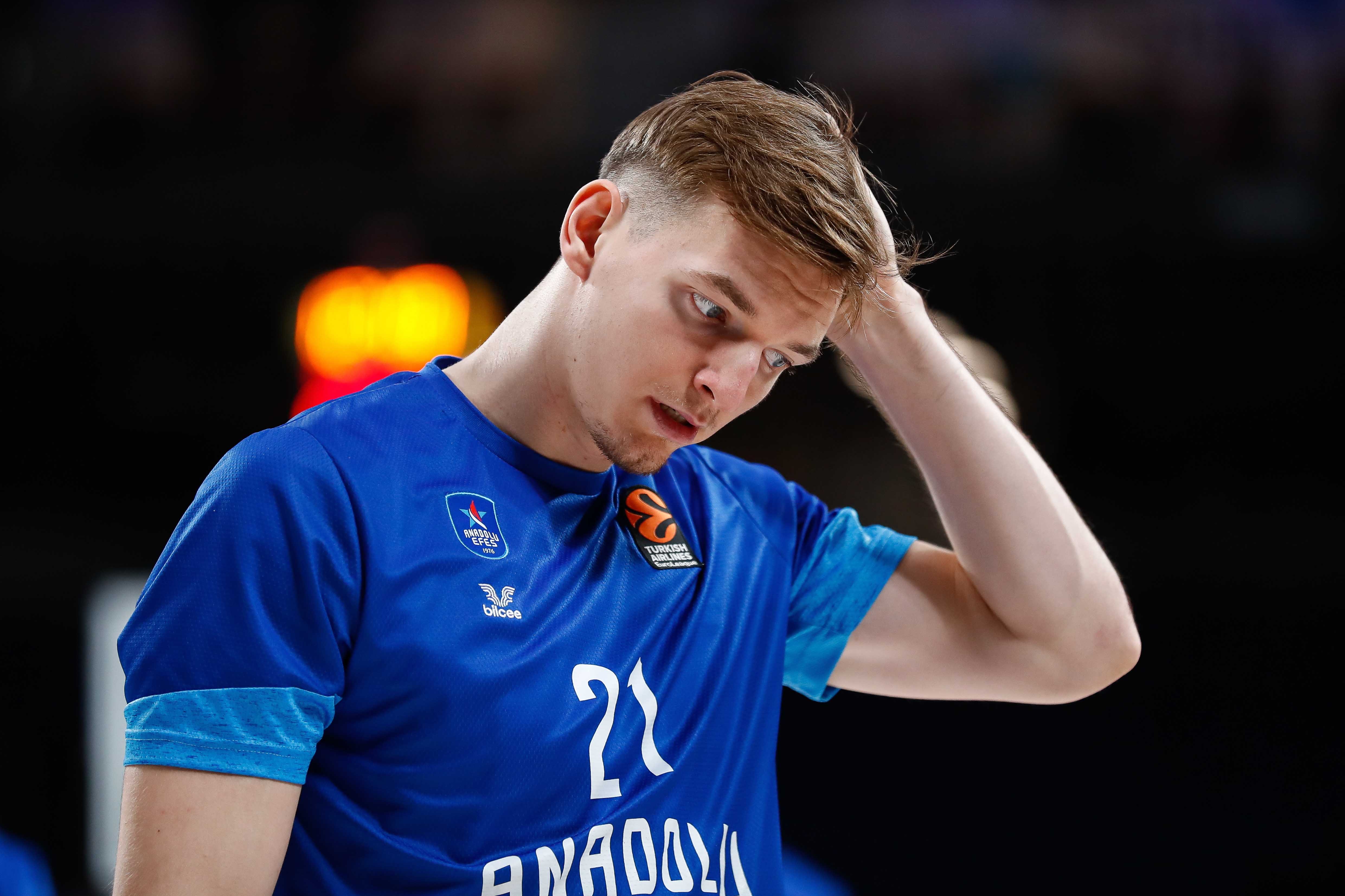 Anadolu Efes, Justus Hollatz ile yolları ayırdı