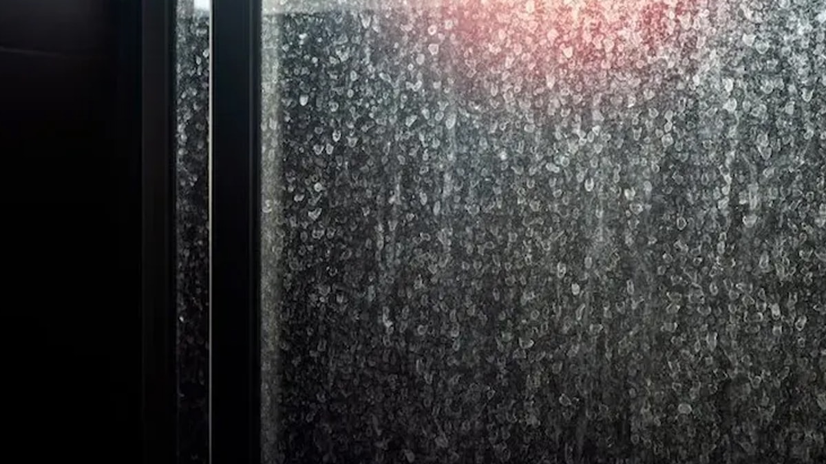 Sirke, karbonat ve limonu unutun: Duşakabine bunu sürün, 1 parçası kireçten eser bırakmıyor