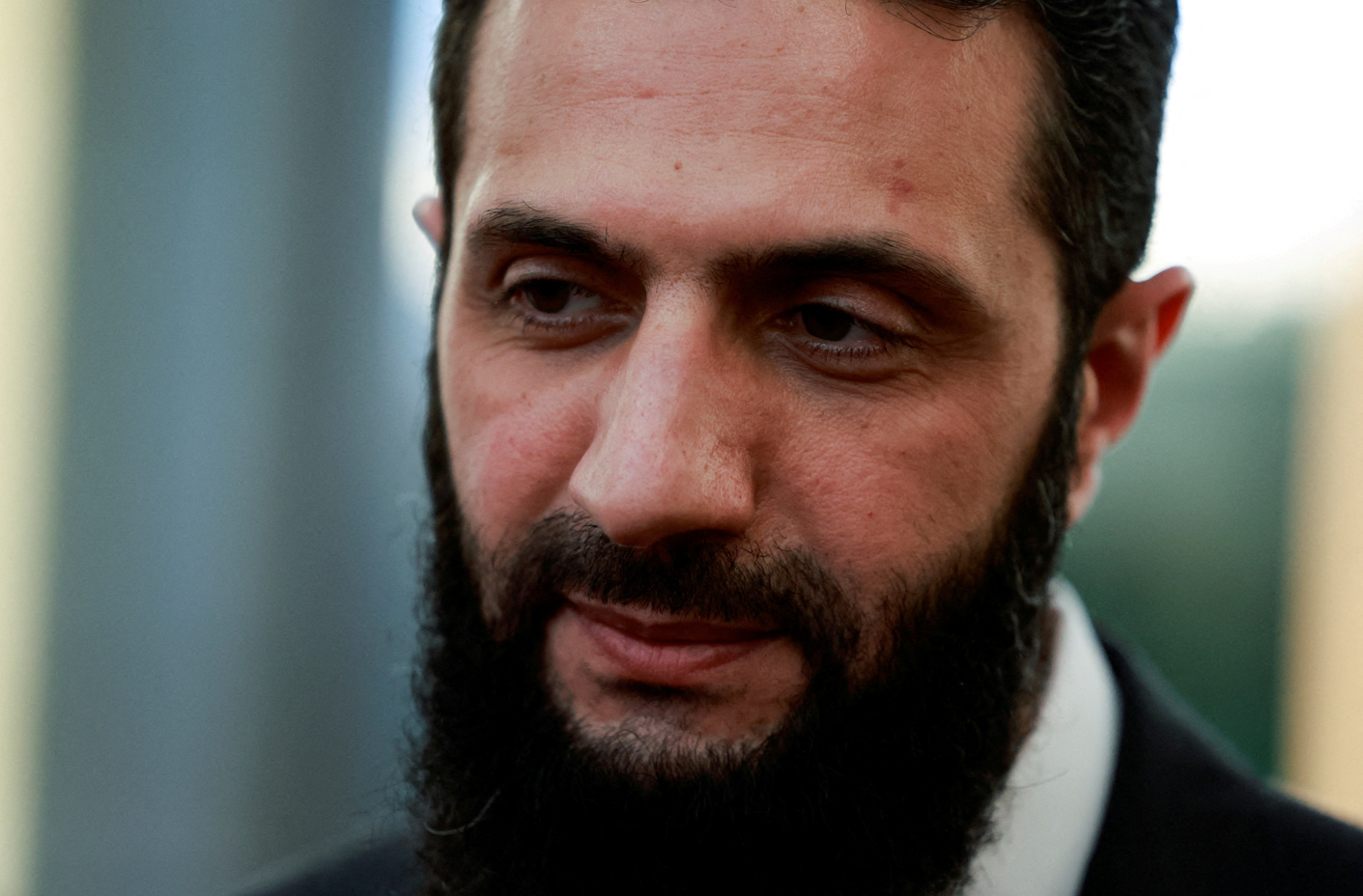 Suriye'nin fiili lider Şaraa: '2 yılda 14 milyon dönecek'