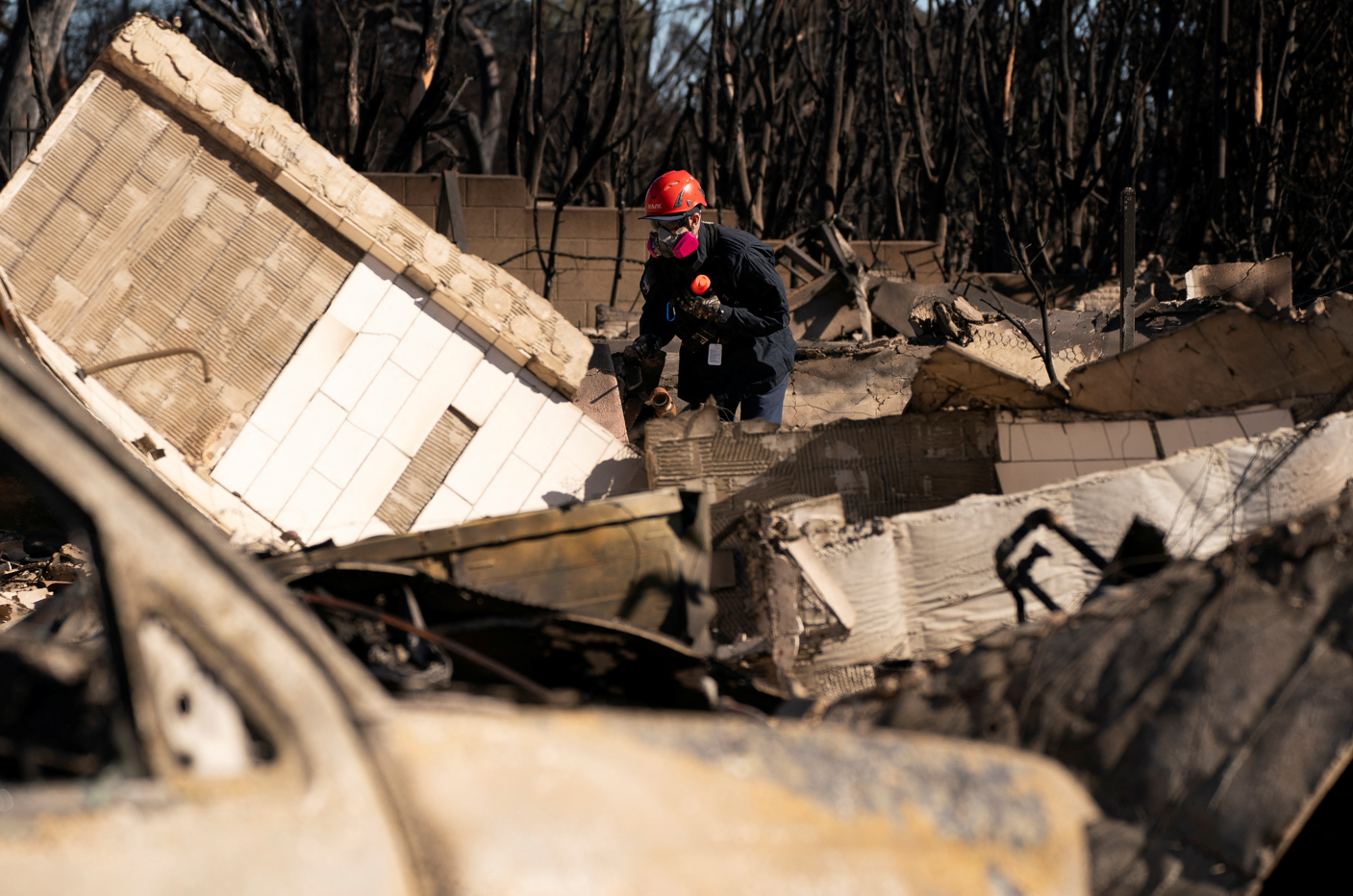 Los Angeles yangınlarının en fazla yüzde 35'i kontrol altına alınabildi