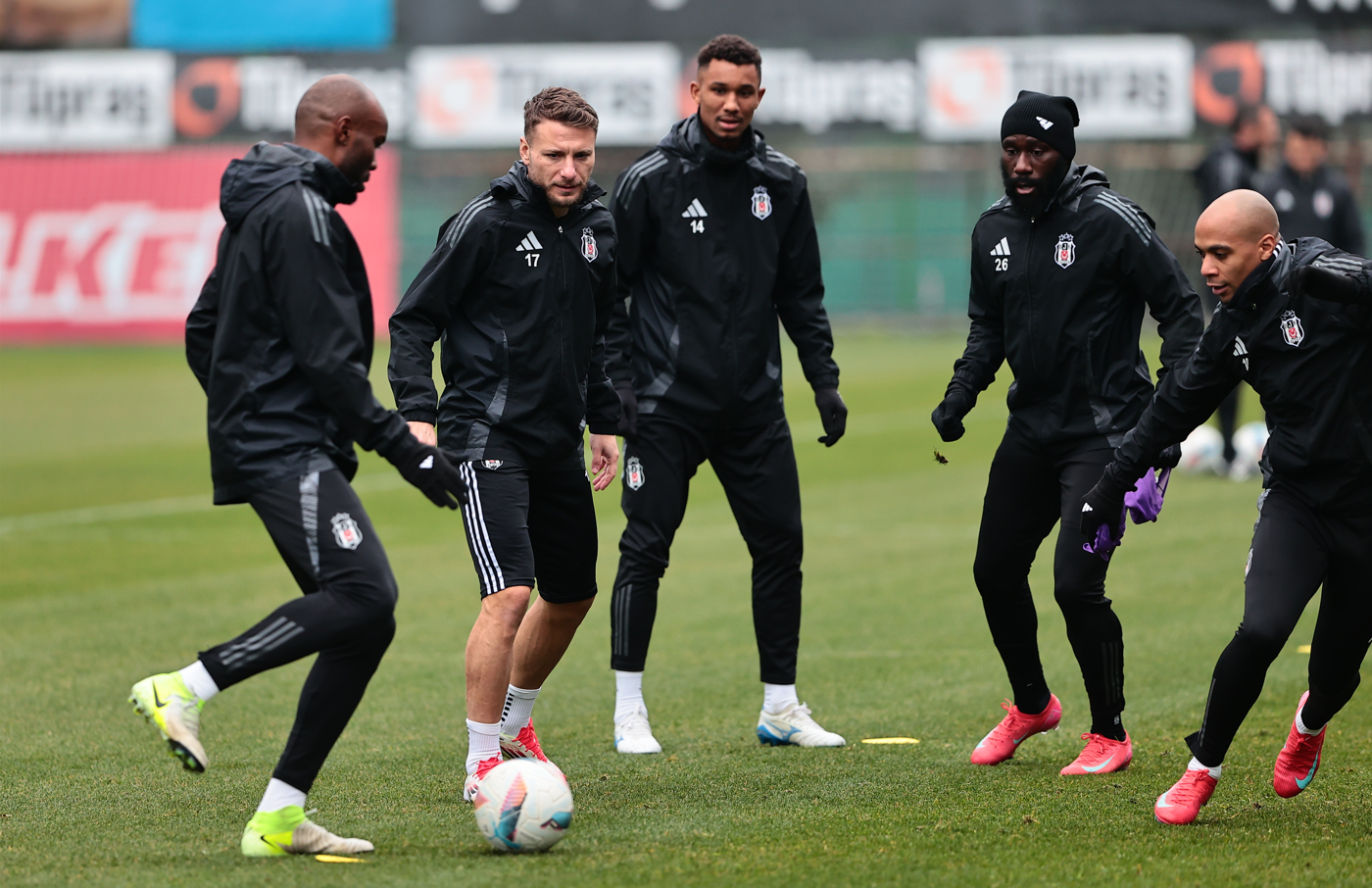 Beşiktaş, Antalya'ya 4 eksikle gitti