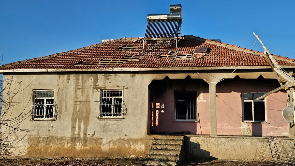 Yangının ortasında kalan kadın feci şekilde can verdi