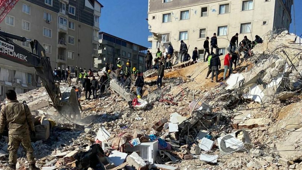 Firuz Mutlu apartmanı depremde 27 kişiye mezar oldu, sanık itiraf etti: Zemin bataklıktan imara açıldı