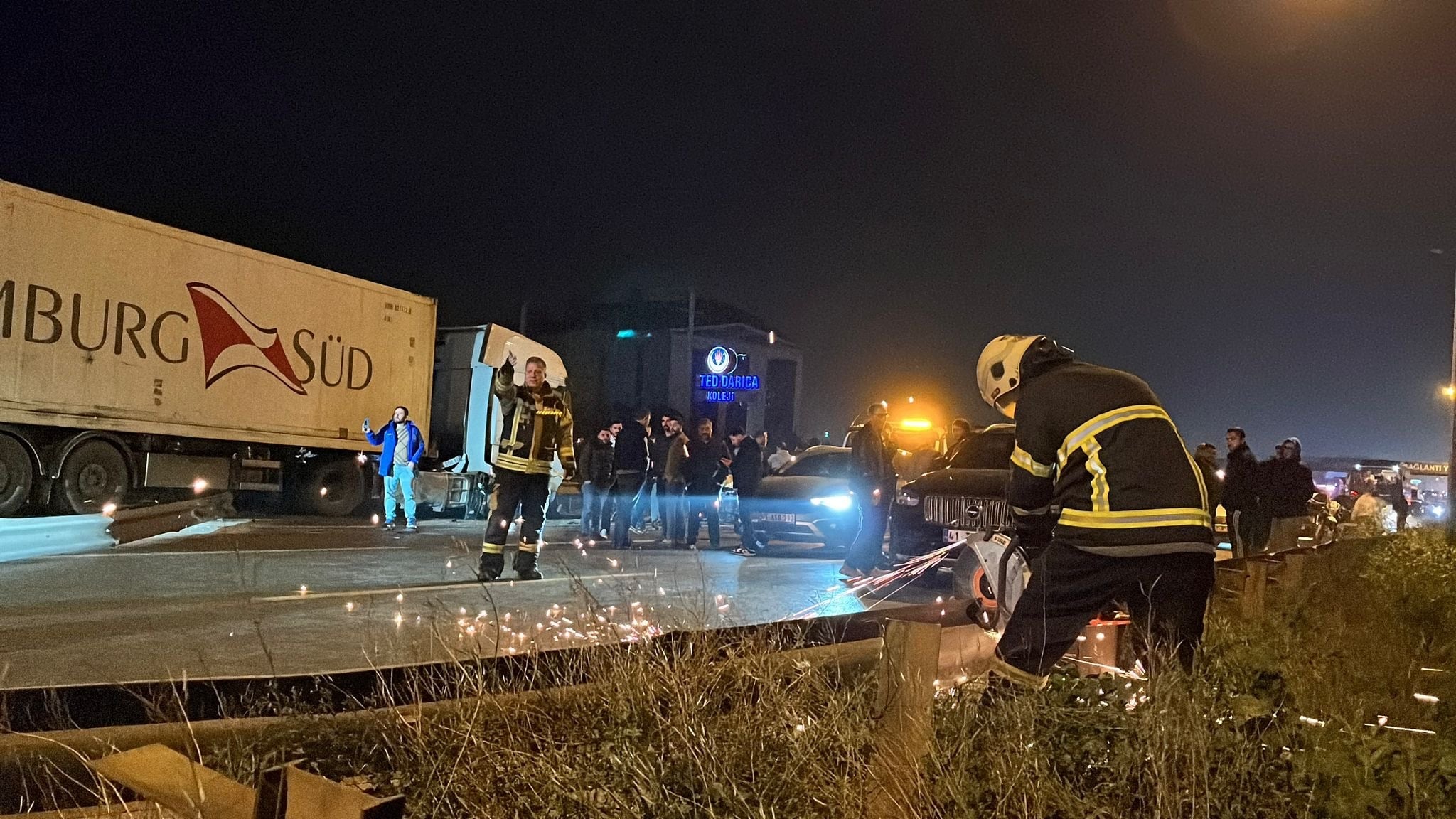 Gebze'de zincirleme kaza: 2'si ağır, 4 yaralı