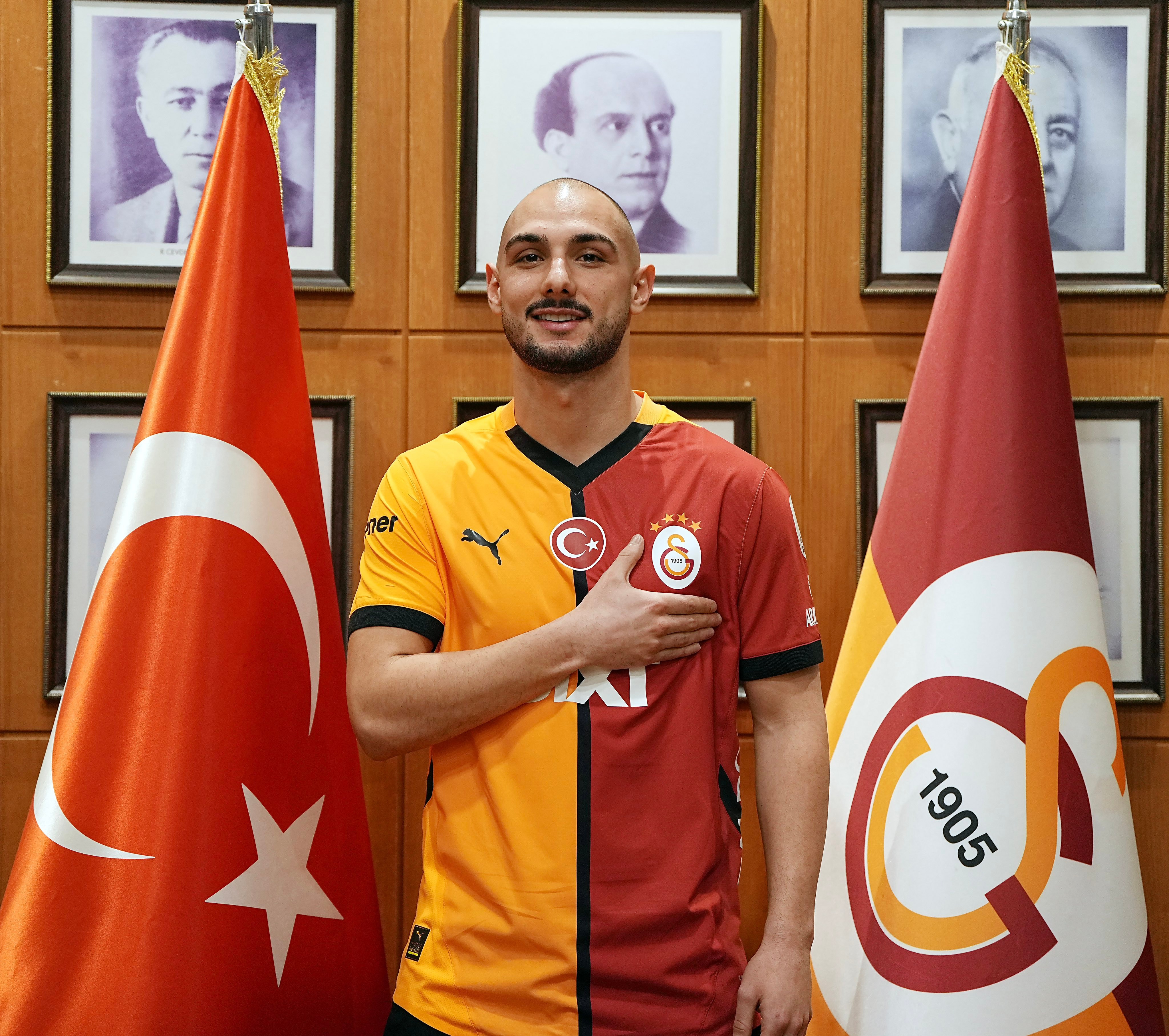 Galatasaray'ın yeni transferi hedefini açıkladı!