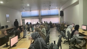 Taliban, kadın öğrencileri bir şartla Pakistan'a gönderecek