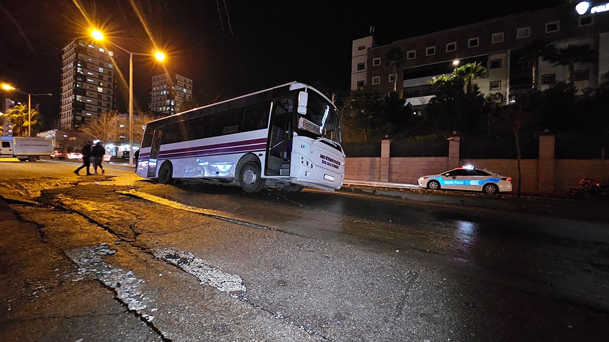 Adana'da İçme Suyu Ana Hat Borusu Patladı