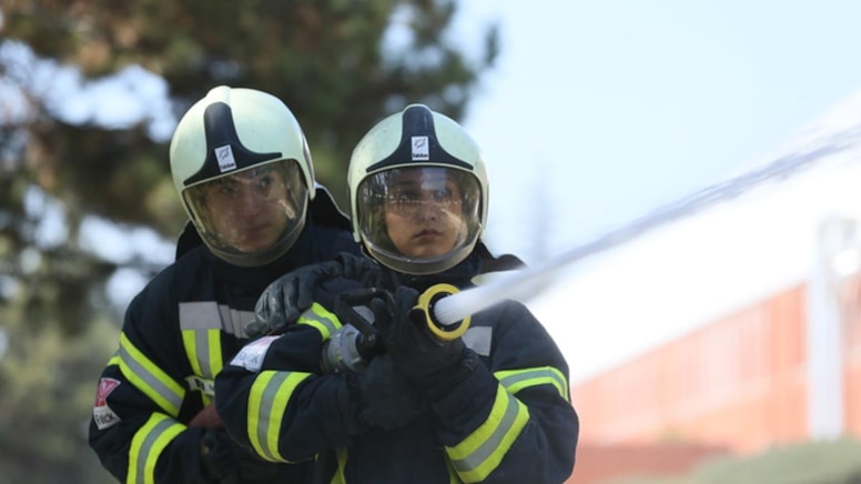 Kayseri'de korkutan yangın: 11 kişi dumandan etkilendi