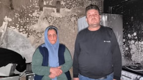 Küle dönen evlerinde yaşamak zorunda kalan aile isyan etti