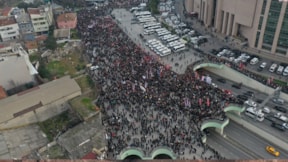 İmamoğlu'na destek yağdı: Polis biber gazıyla vatandaşlara müdahale etti