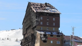 Otel yangını soruşturmasında gözaltına alınan kat görevlisi serbest