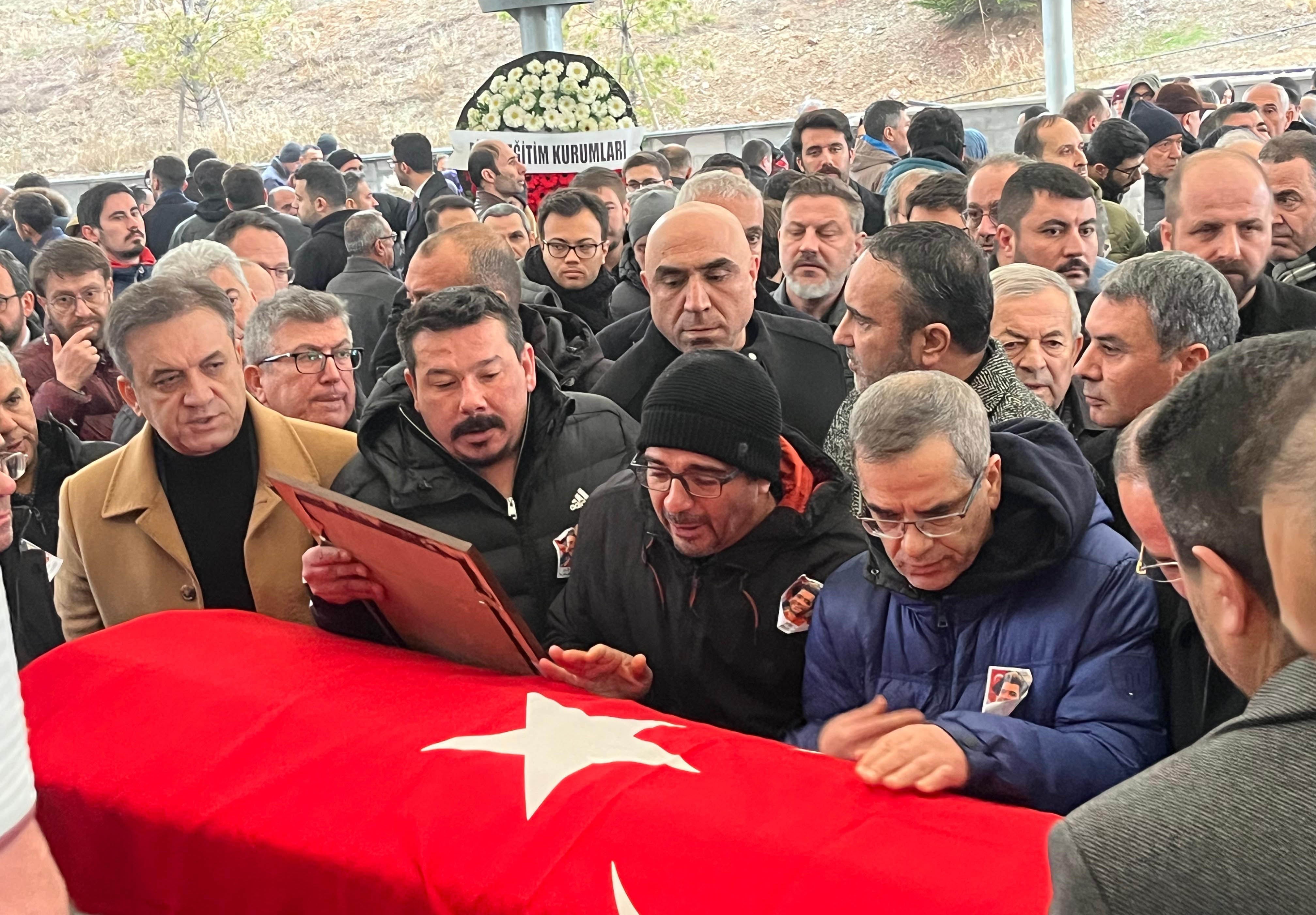 Yangında kalanları kurtarmak için can verdiler! Kartalkaya kahramanları... - Resim : 2