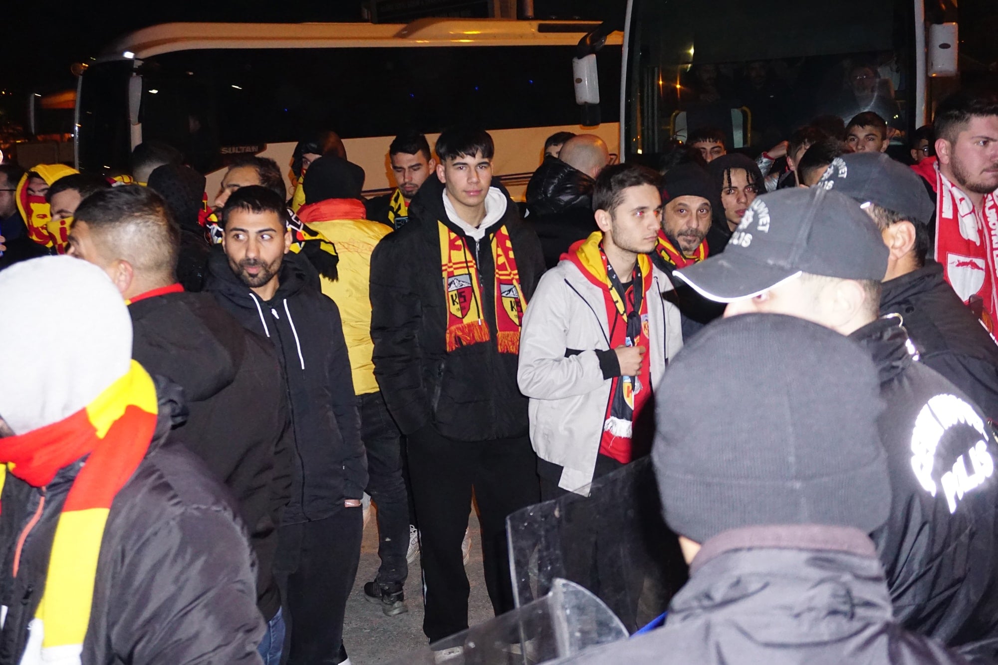 Kayserispor taraftarlarından takıma tepki