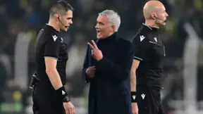 Maç bitti Mourinho sahaya daldı: İki kırmızı kartı atladın
