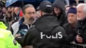 Ferdi Tayfur'un cenazesinde polisler Mustafa Üstündağ'ı dışarı atmaya çalıştı