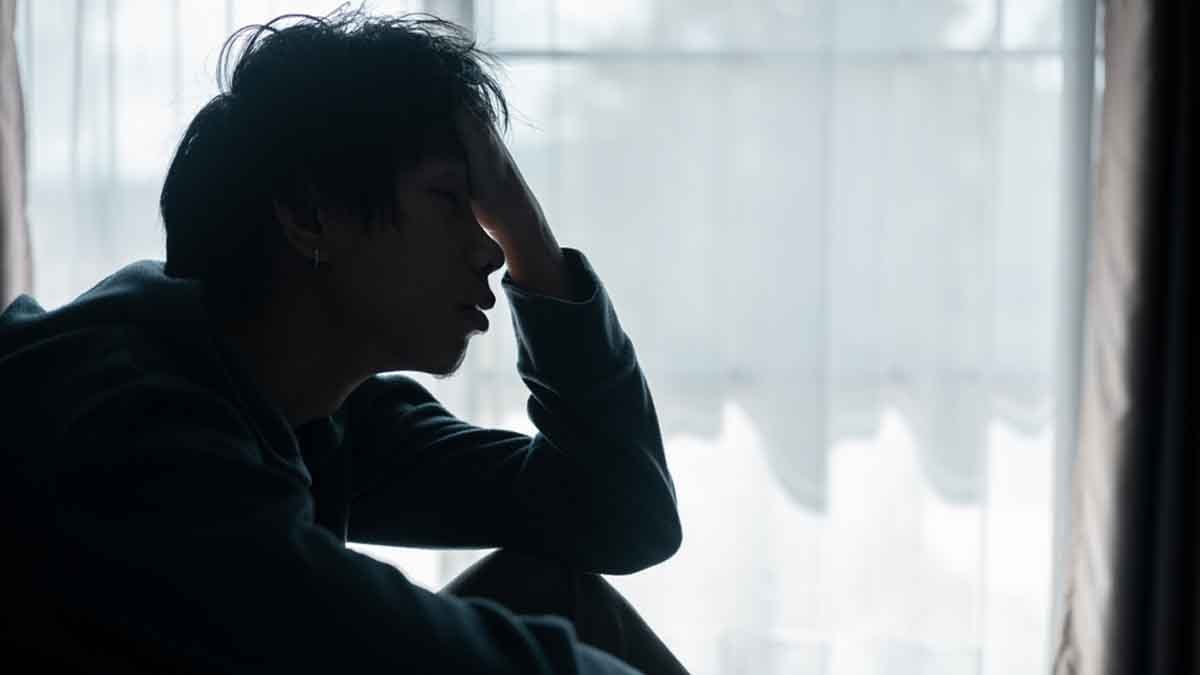 Yaşamlarında derin bir mutsuzluk yaşayan erkekler, farkında olmadan bu 7 davranışı sergiler