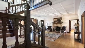 Ünlü şarkıcının "Osmanlı Evi" satılamıyor; gören kaçıyor!