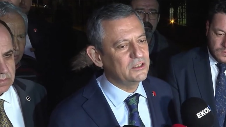Özgür Özel, otel faciasında hayatını kaybedenlerin ailelerini ziyaret etti